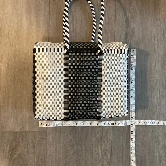 HANDWOVEN Tote Bag Black White - Picture 4 of 8